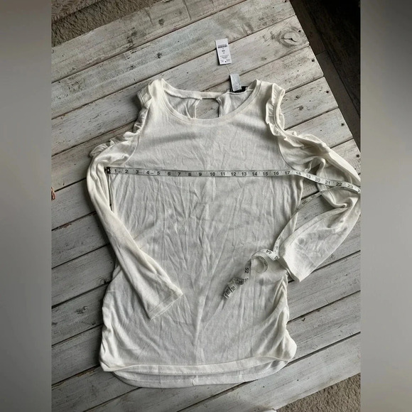 WHBM | open shoulder | ruffle | keyhole back | NWT | long sleeve | L - Picture 4 of 8